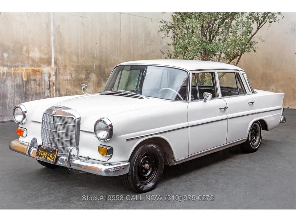 1966 Mercedes-Benz W110 - Image 8 of 31