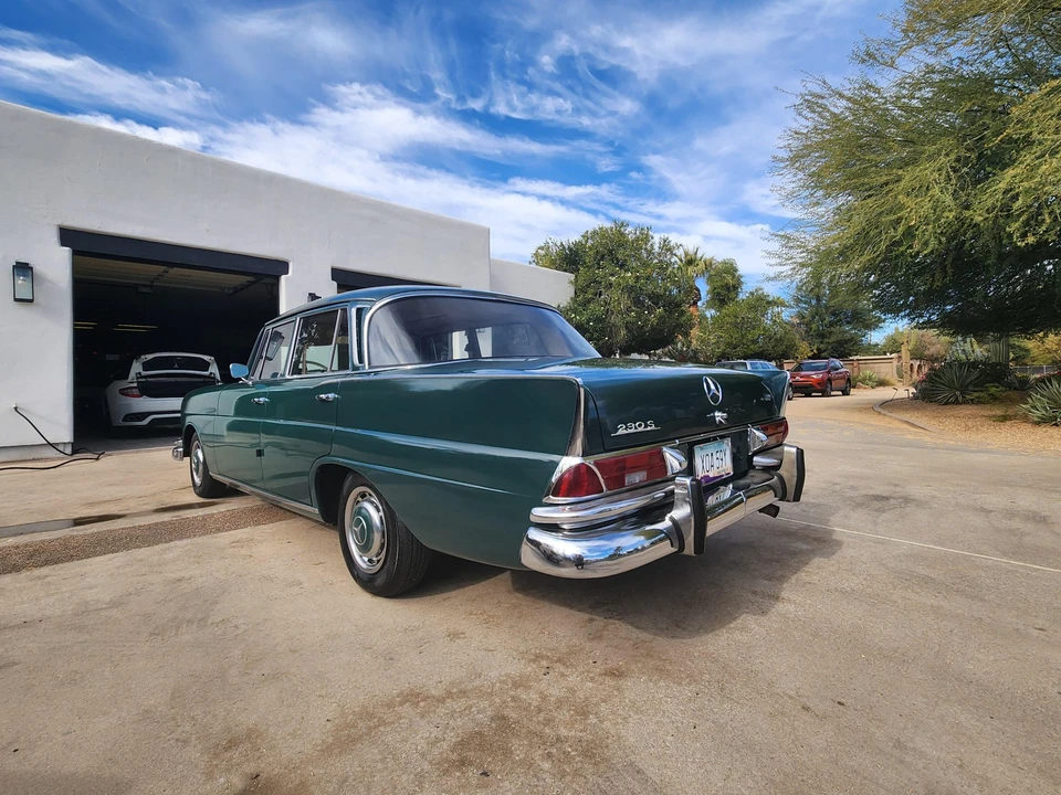 1966 Mercedes-Benz W111 Sedan - Image 9 of 31