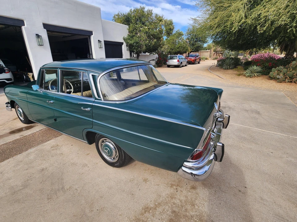 1966 Mercedes-Benz W111 Sedan - Image 8 of 31