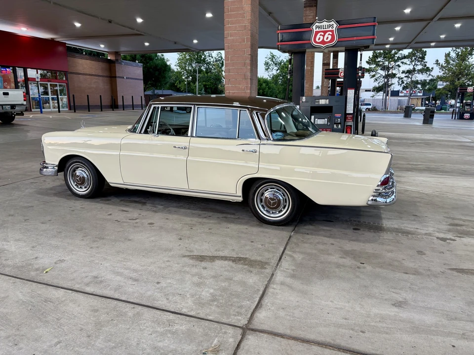 1966 Mercedes-Benz W111 Sedan - Image 10 of 31