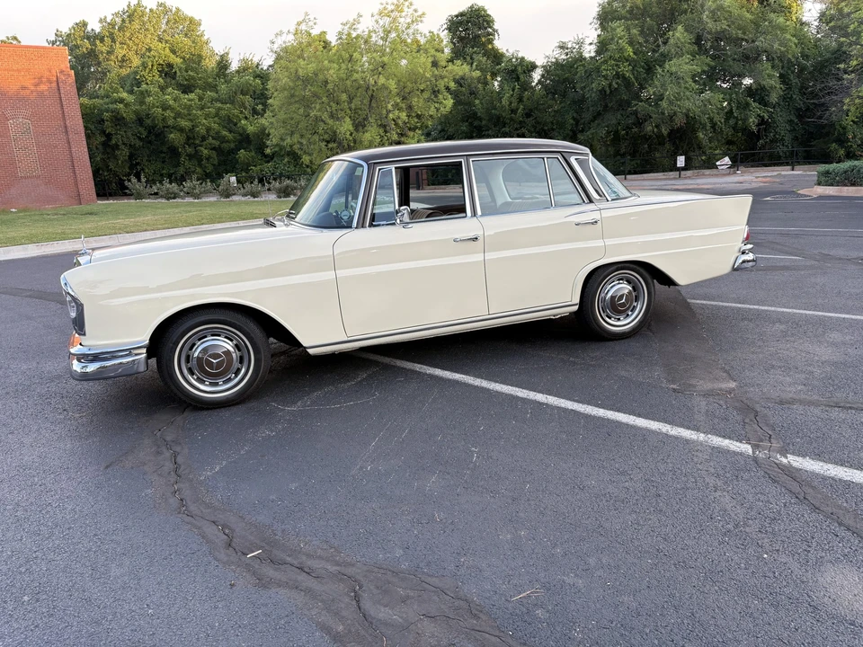 1966 Mercedes-Benz W111 Sedan - Image 6 of 31