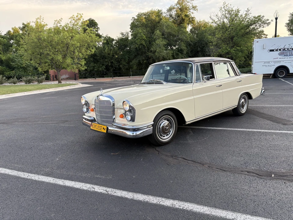 1966 Mercedes-Benz W111 Sedan - Image 4 of 31