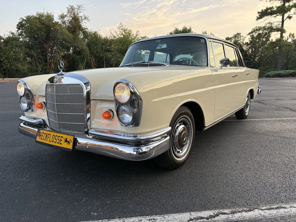 1966 Mercedes-Benz W111 Sedan - Image 3 of 31