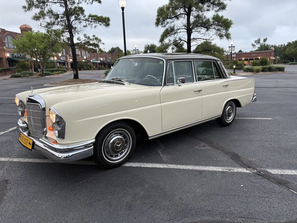 1966 Mercedes-Benz W111 Sedan - Image 5 of 31