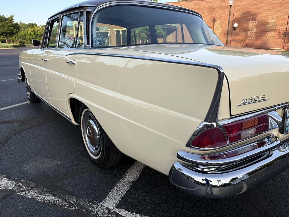 1966 Mercedes-Benz W111 Sedan - Image 12 of 31