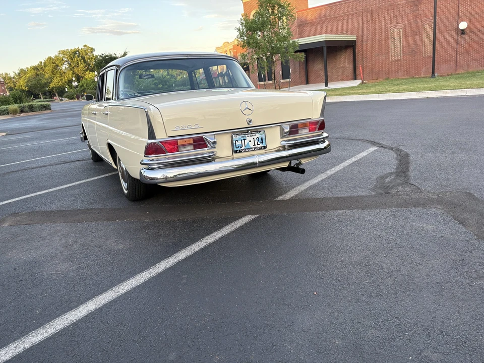 1966 Mercedes-Benz W111 Sedan - Image 13 of 31