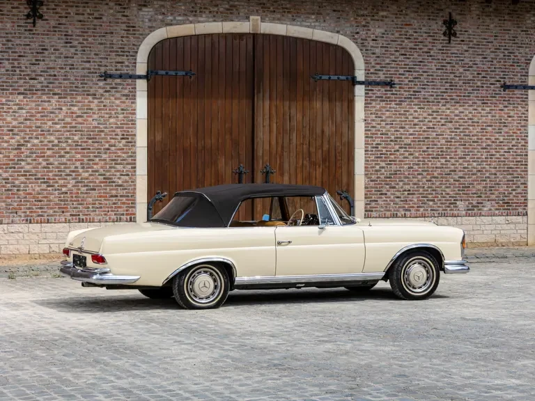 1966 Mercedes-Benz W111 Cabriolet - Image 3 of 31