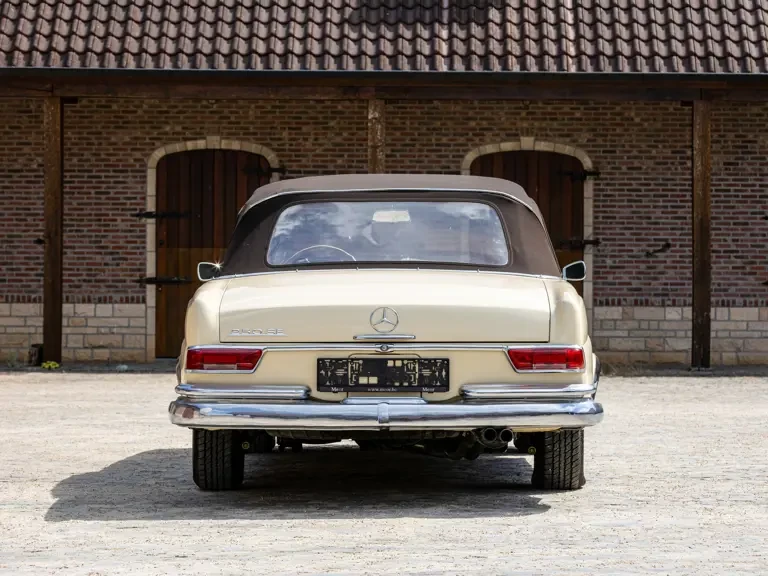 1966 Mercedes-Benz W111 Cabriolet - Image 10 of 31