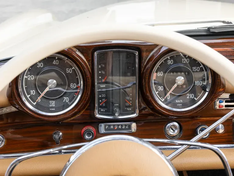 1966 Mercedes-Benz W111 Cabriolet - Image 26 of 31