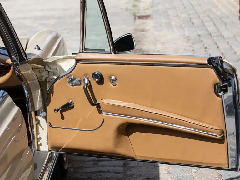 1966 Mercedes-Benz W111 Cabriolet - Image 13 of 31