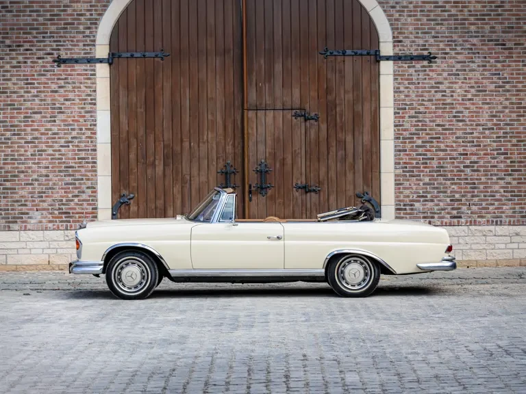 1966 Mercedes-Benz W111 Cabriolet - Image 6 of 31