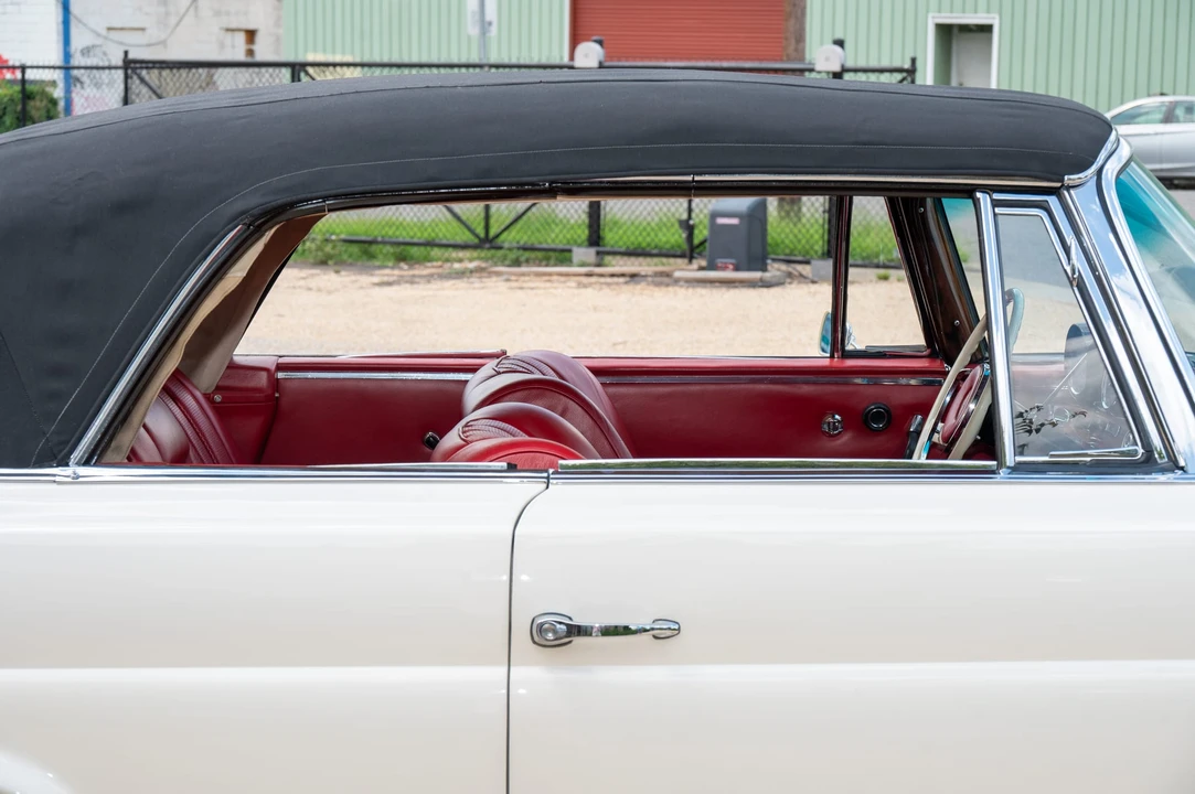 1966 Mercedes-Benz W111 Cabriolet - Image 26 of 31