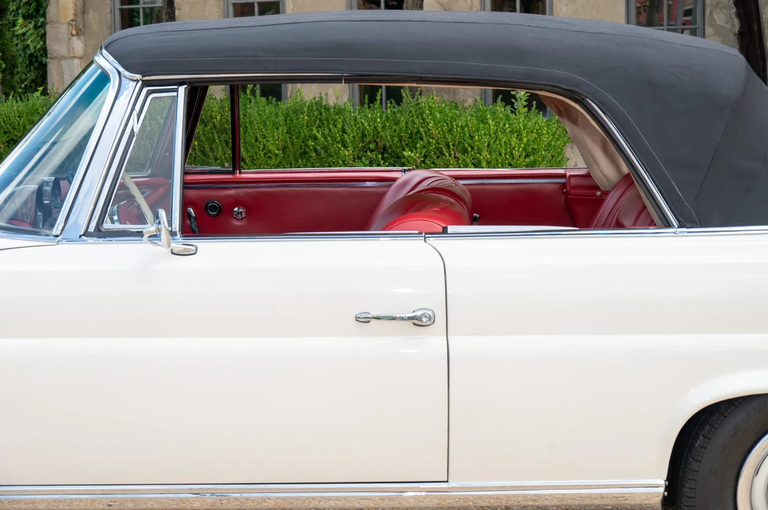 1966 Mercedes-Benz W111 Cabriolet - Image 25 of 31