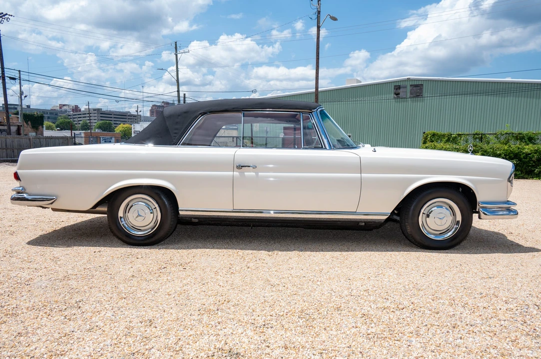 1966 Mercedes-Benz W111 Cabriolet - Image 16 of 31