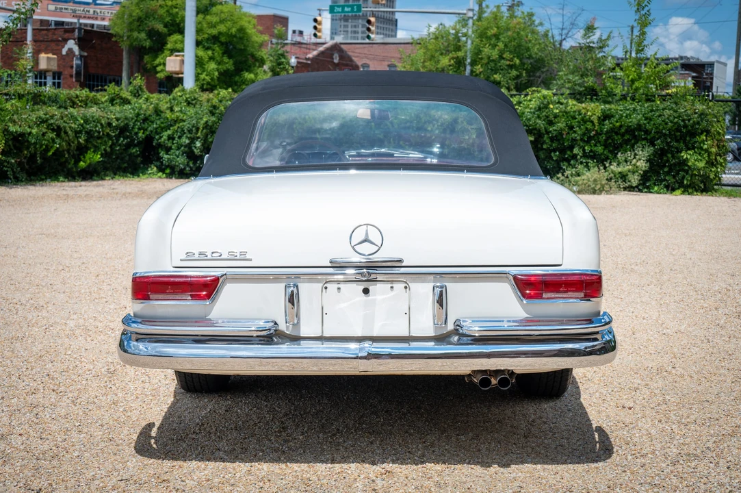 1966 Mercedes-Benz W111 Cabriolet - Image 14 of 31