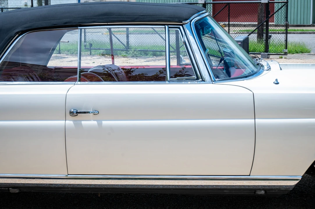 1966 Mercedes-Benz W111 Cabriolet - Image 24 of 31