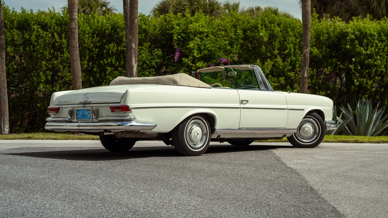 1966 Mercedes-Benz W111 Cabriolet - Image 30 of 31