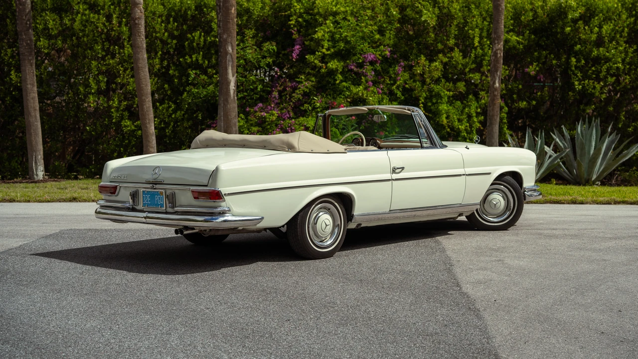 1966 Mercedes-Benz W111 Cabriolet - Image 29 of 31