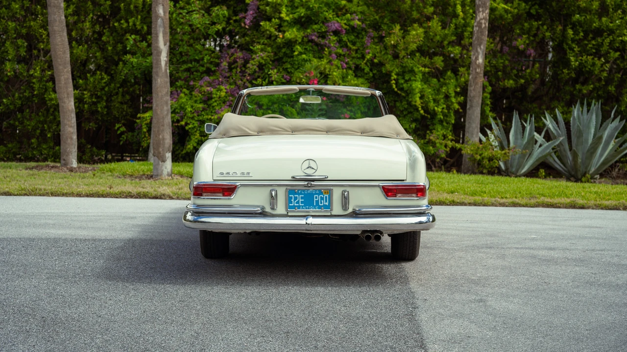 1966 Mercedes-Benz W111 Cabriolet - Image 28 of 31