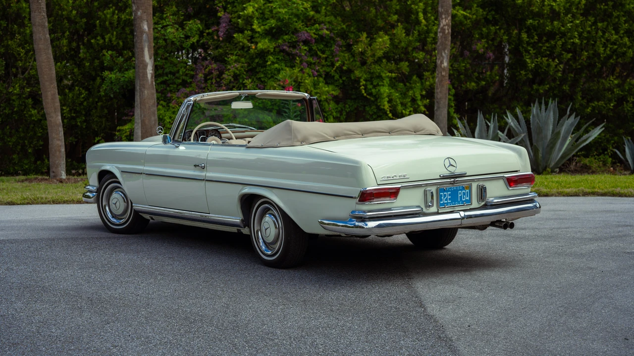 1966 Mercedes-Benz W111 Cabriolet - Image 24 of 31