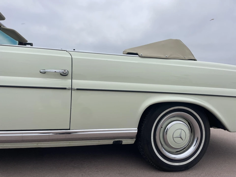 1966 Mercedes-Benz W111 Cabriolet - Image 28 of 31