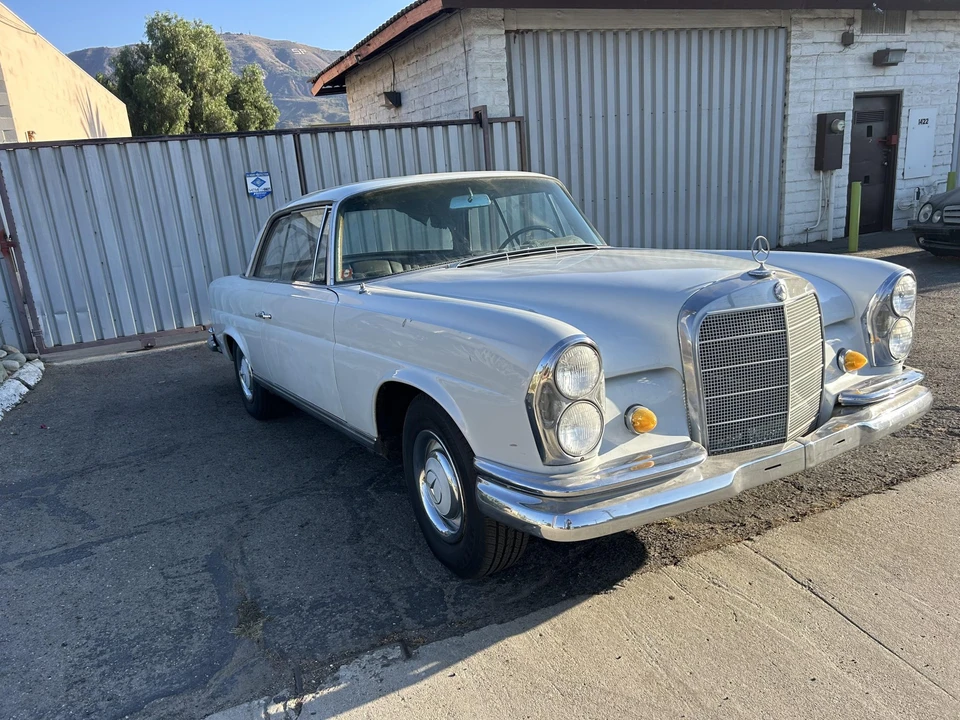 1966 Mercedes-Benz W111 Coupe - Image 8 of 31