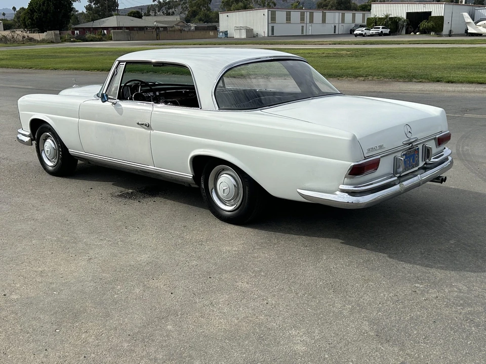 1966 Mercedes-Benz W111 Coupe - Image 19 of 31