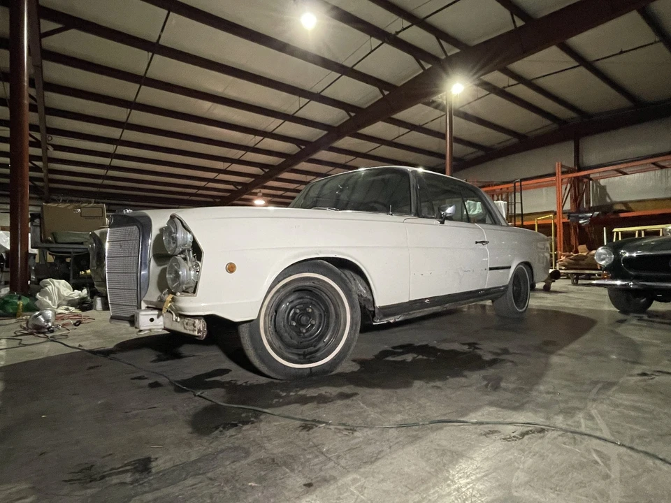 1966 Mercedes-Benz W111 Coupe - Image 2 of 31