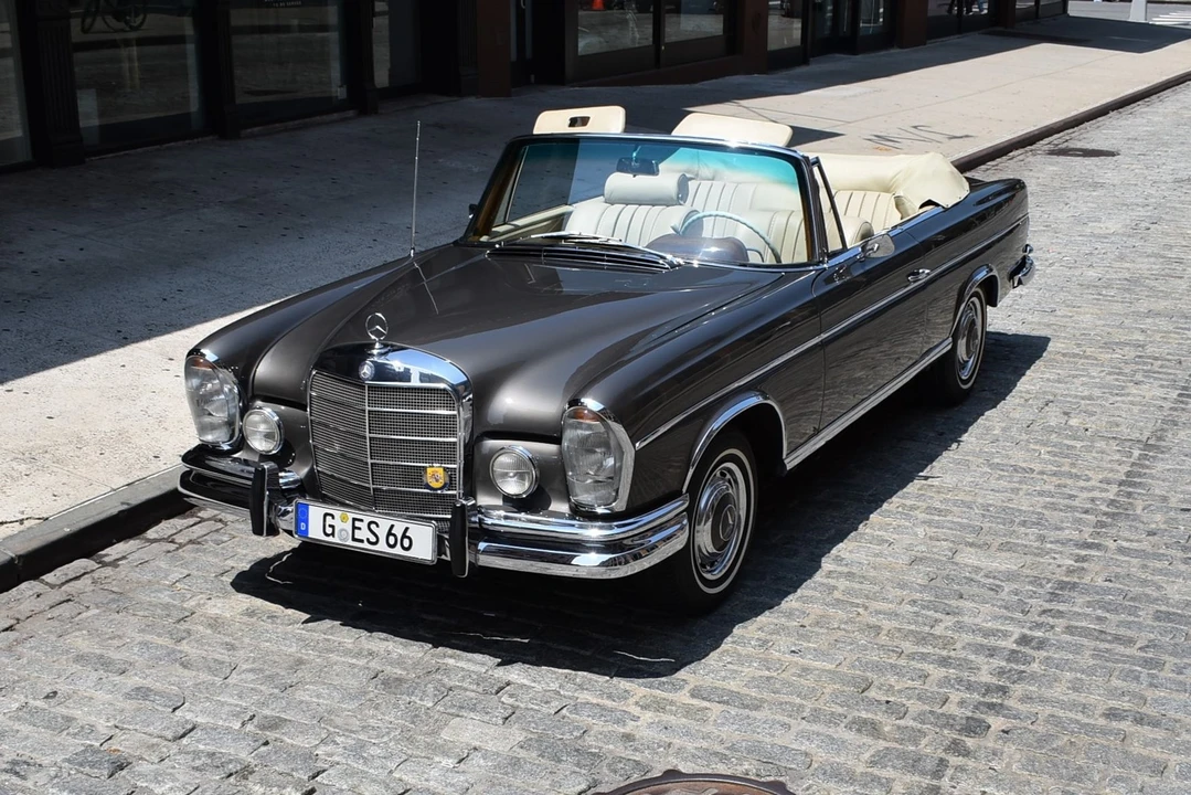 1966 Mercedes-Benz W112 - Image 2 of 21