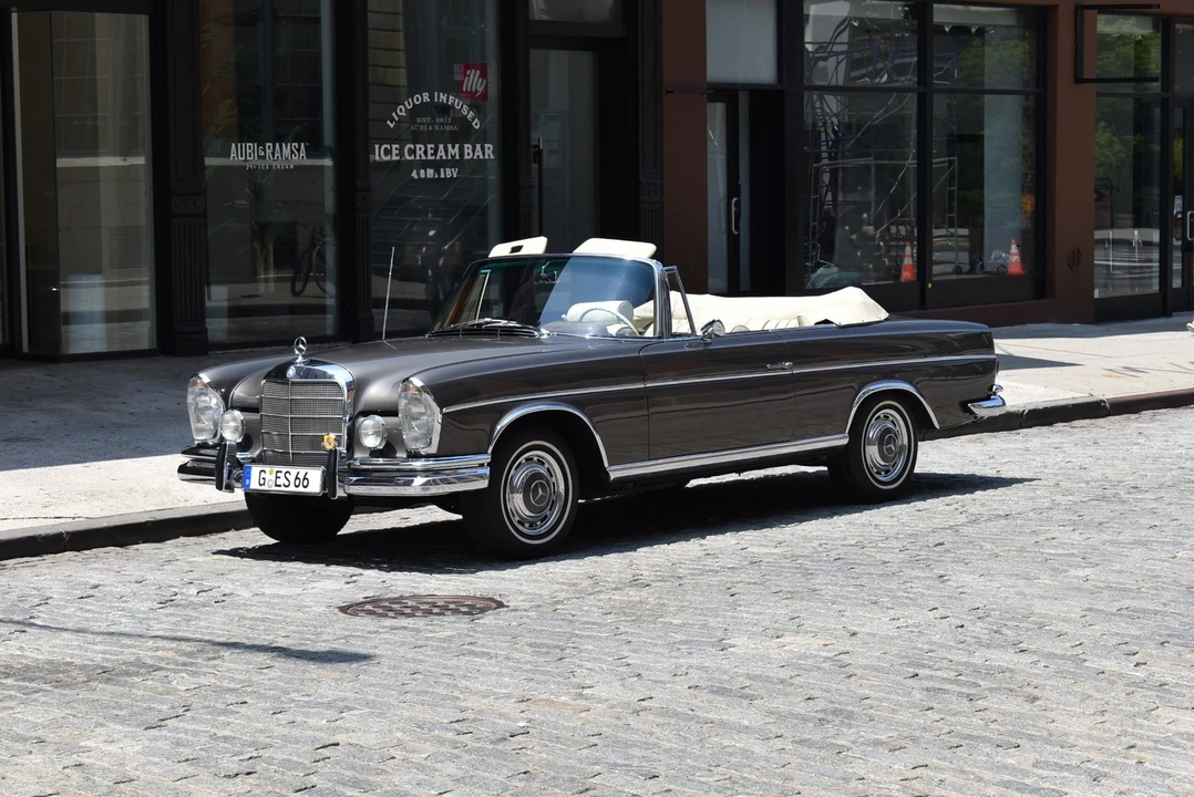 1966 Mercedes-Benz W112 - Image 3 of 21