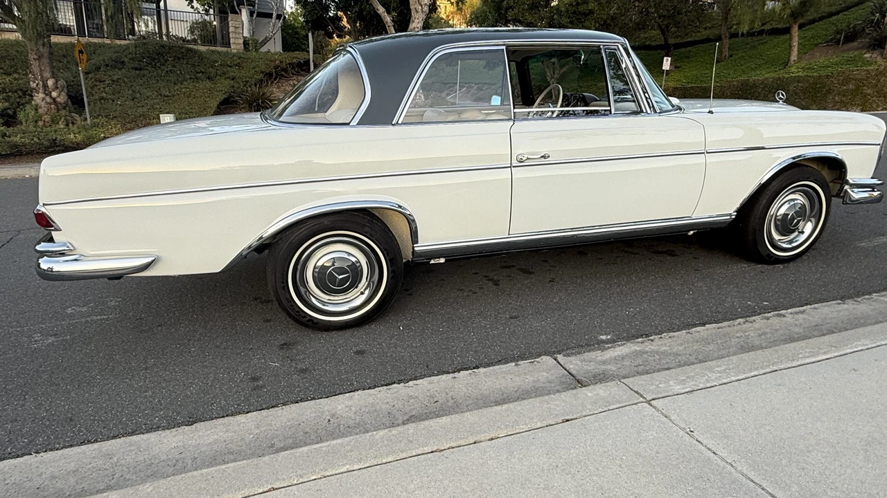 1966 Mercedes-Benz W112 - Image 10 of 31