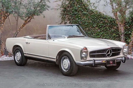 1966 Mercedes-Benz 230SL Pagoda