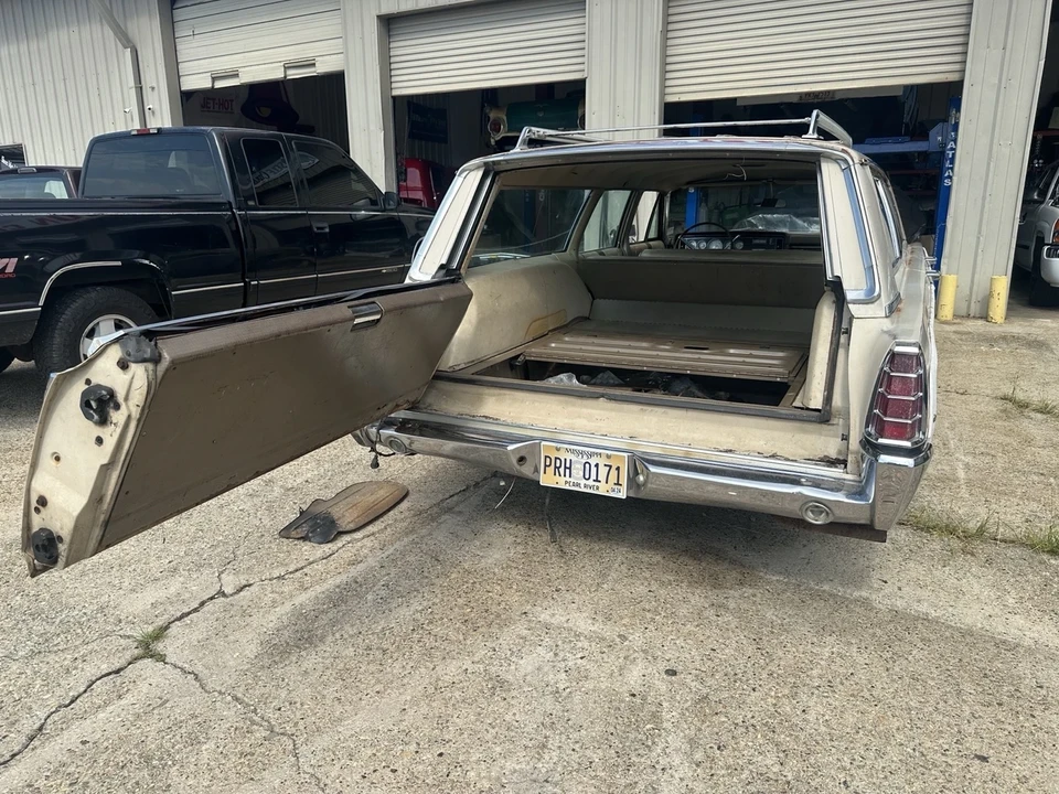 1966 Mercury Colony Park - Image 11 of 21