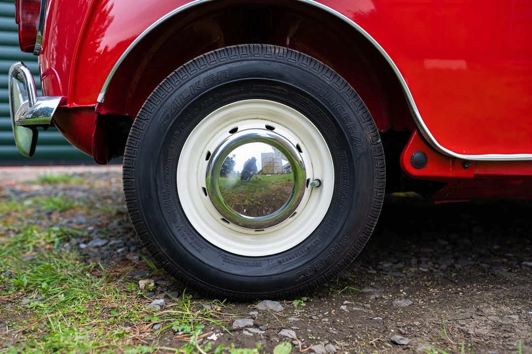 1966 Morris - Image 14 of 30