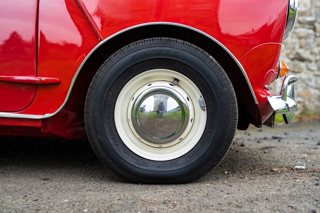 1966 Morris - Image 16 of 30