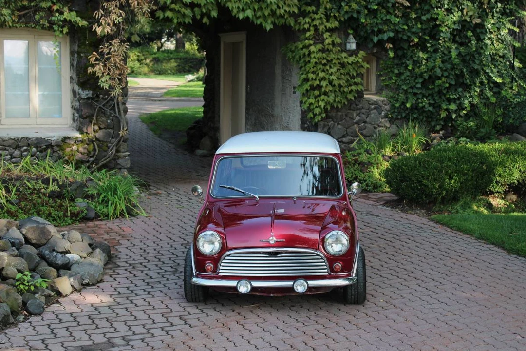 1966 Morris - Image 2 of 19