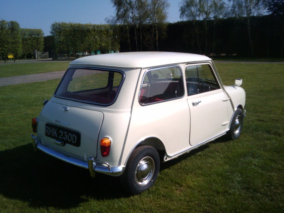 1966 Morris - Image 4 of 4