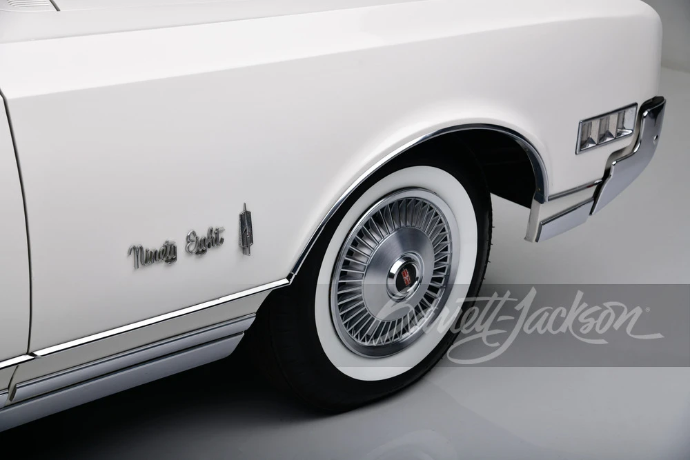 1966 Oldsmobile 98 - Image 17 of 23