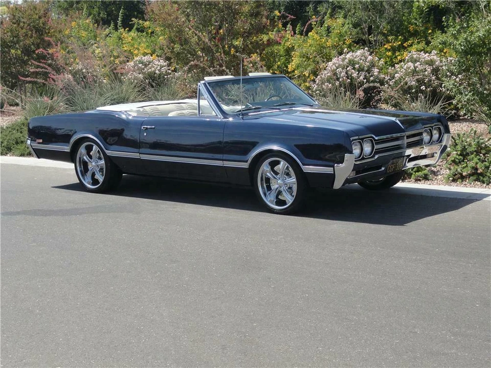 1966 Oldsmobile Cutlass 2nd Gen - Image 4 of 4
