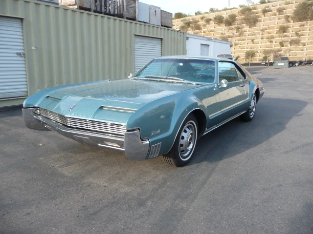 1966 Oldsmobile Toronado - Image 2 of 4