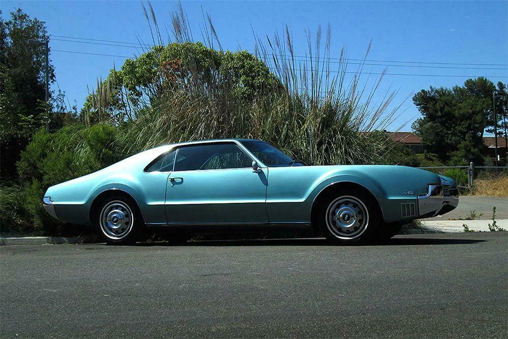 1966 Oldsmobile Toronado - Image 3 of 4