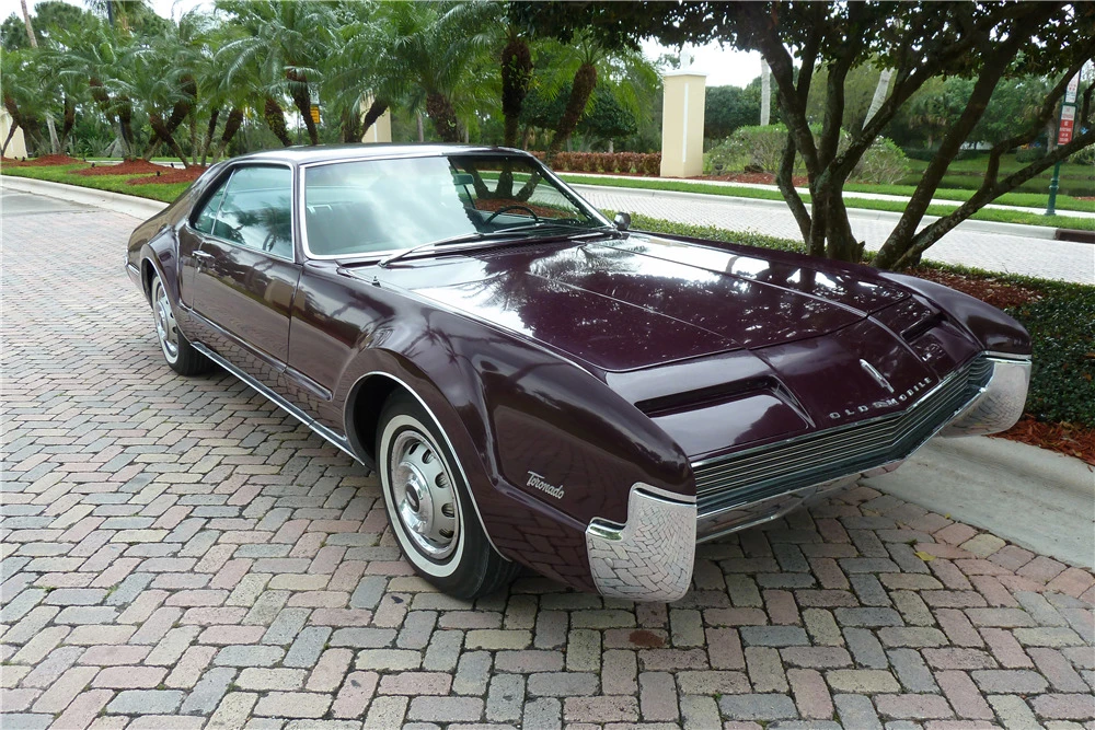 1966 Oldsmobile Toronado - Image 2 of 8