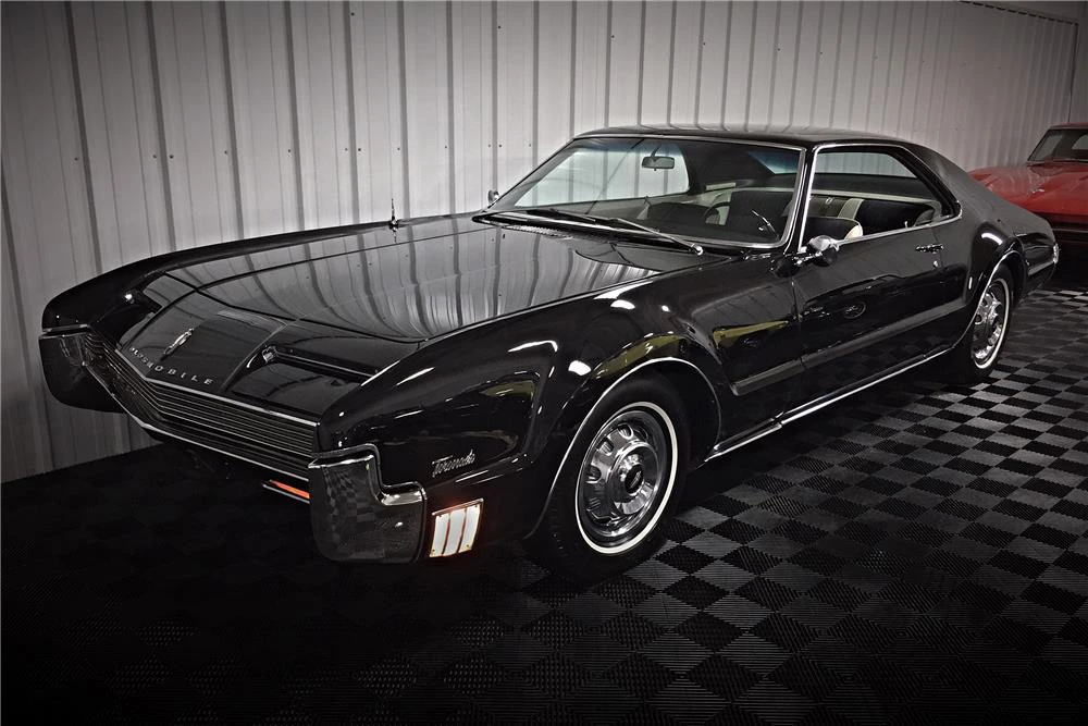 1966 Oldsmobile Toronado - Image 2 of 4