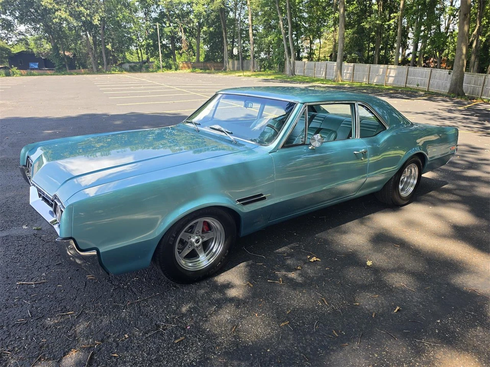 1966 Oldsmobile 442 1st Gen - Image 15 of 31