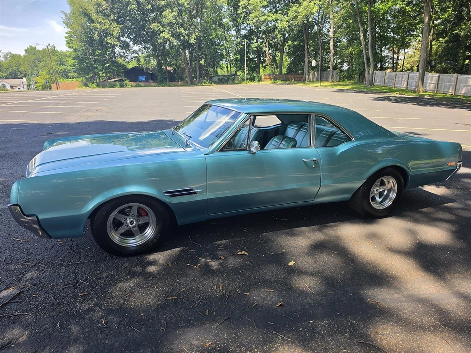 1966 Oldsmobile 442 1st Gen - Image 16 of 31