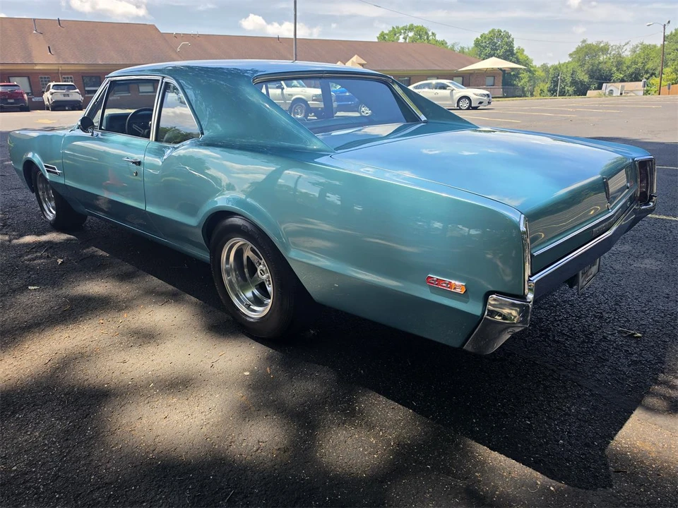 1966 Oldsmobile 442 1st Gen - Image 17 of 31