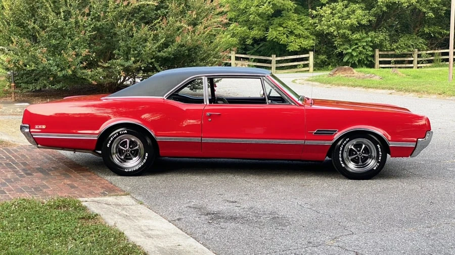 1966 Oldsmobile 442 1st Gen - Image 11 of 13