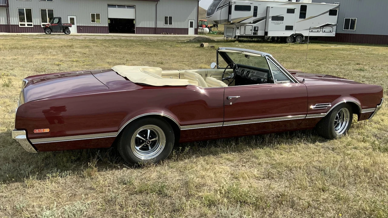 1966 Oldsmobile 442 1st Gen - Image 11 of 14
