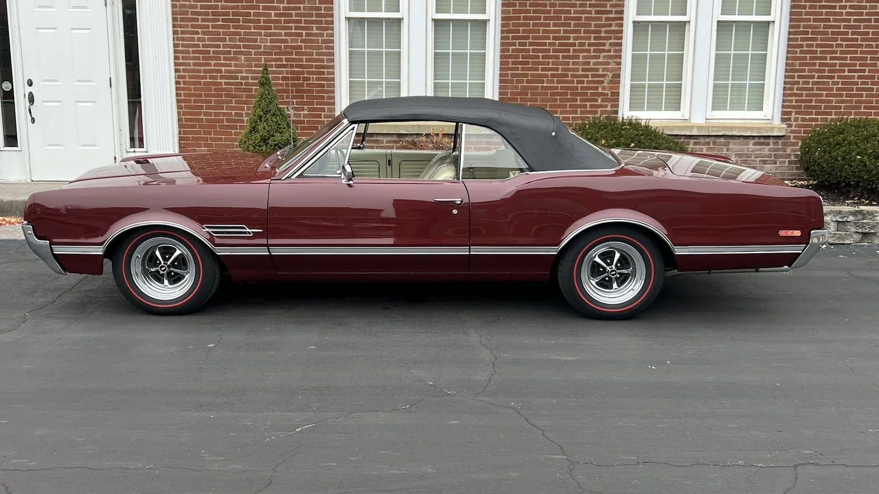 1966 Oldsmobile 442 1st Gen - Image 11 of 12