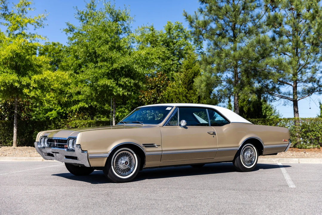 1966 Oldsmobile - Image 5 of 31